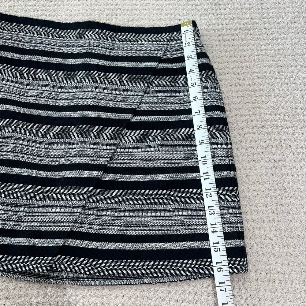 J. Crew Black & White Knit Faux Wrap Mini Skirt Size 0 Fully Lined - Picture 7 of 8